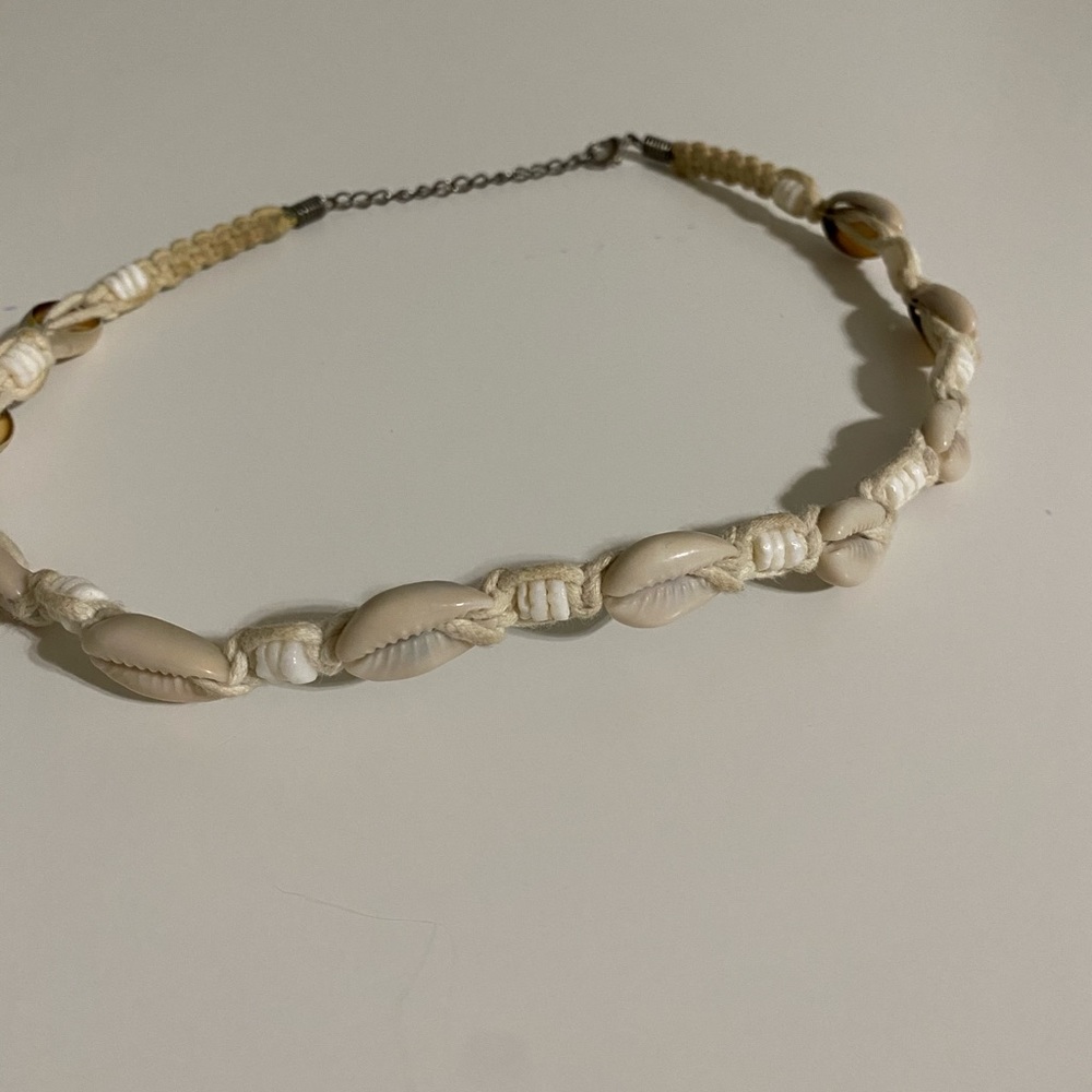 She’ll necklace - Picture 2 of 4